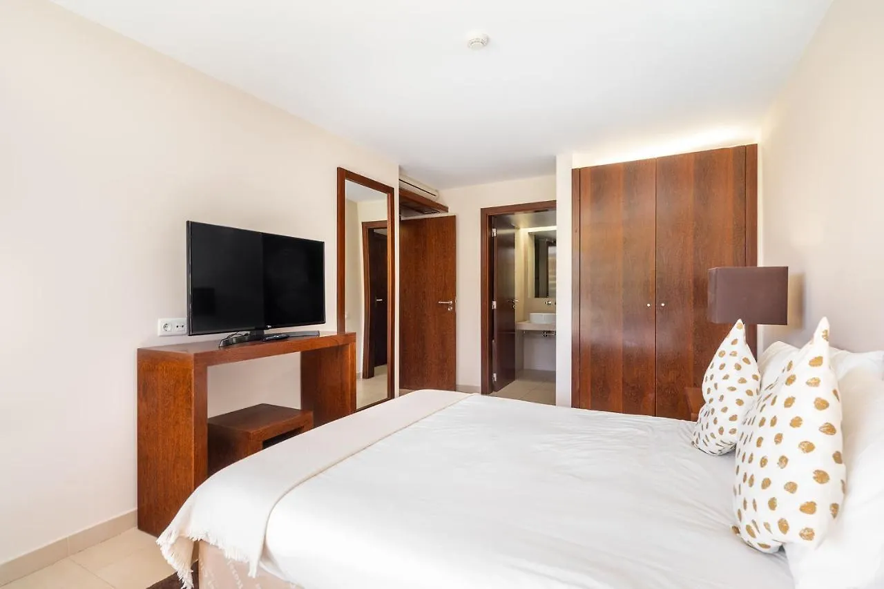 Wah Family Holidays In Salgados W S-Pool & Garden Guia  Apartment Guia (Faro)