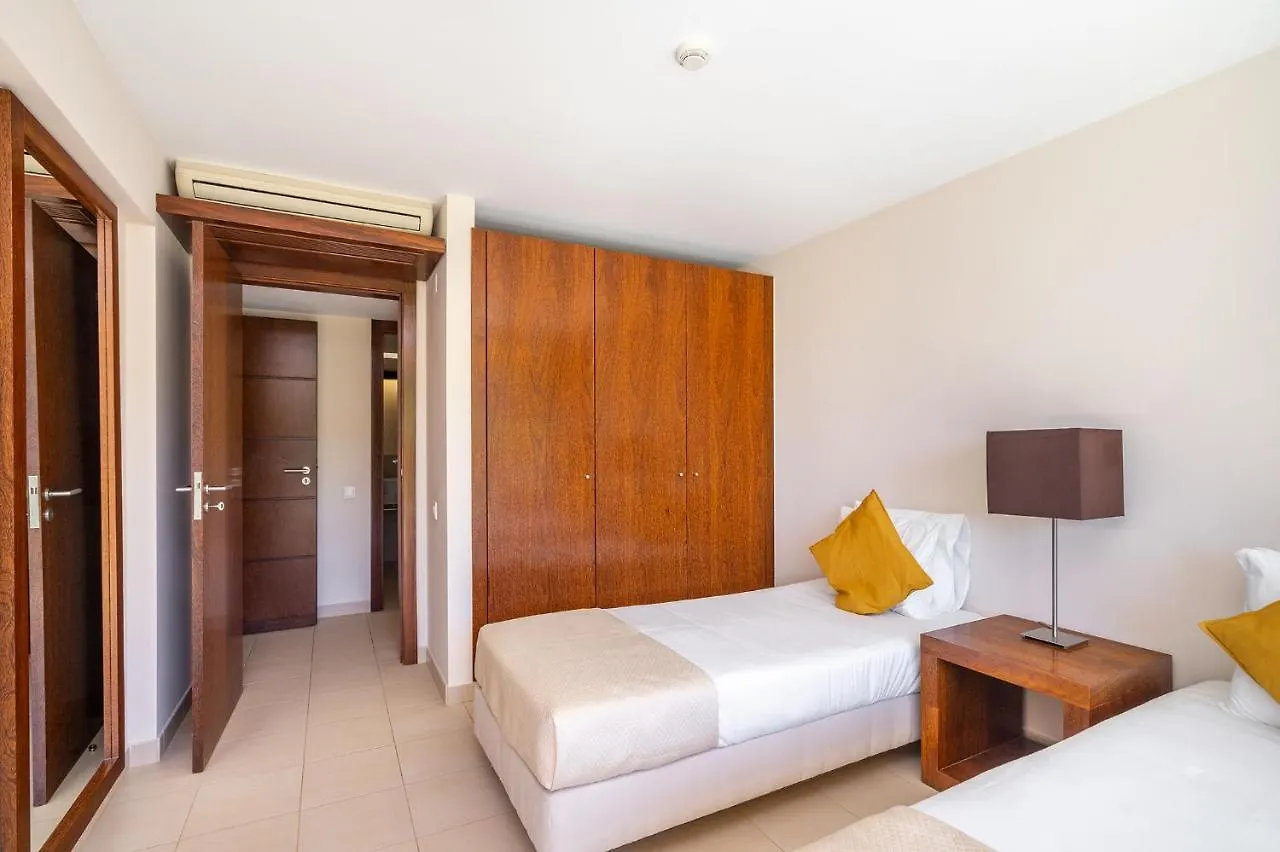 Wah Family Holidays In Salgados W S-Pool & Garden Guia  Apartment