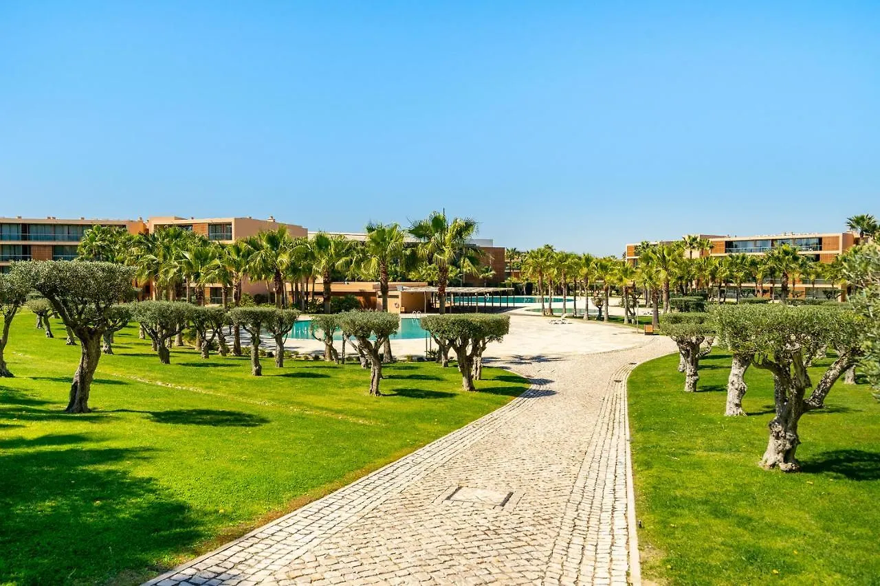 Wah Family Holidays In Salgados W S-Pool & Garden Guia
